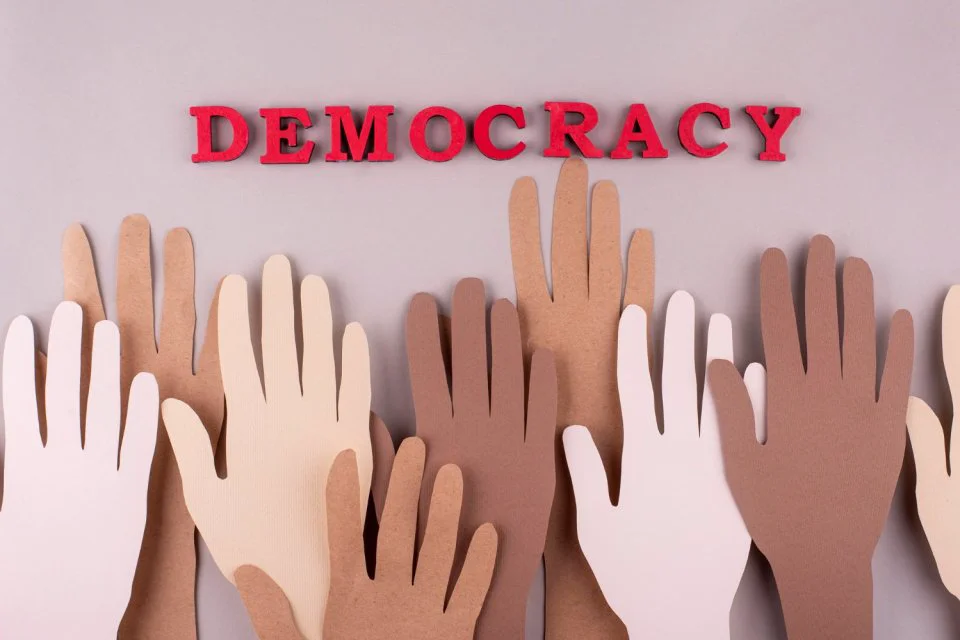 Pertanyaan_tentang_Demokrasi-2023_11_07-13_00_40_14c3dc2b2665b38e4156981a36af1df4_960x640_thumb